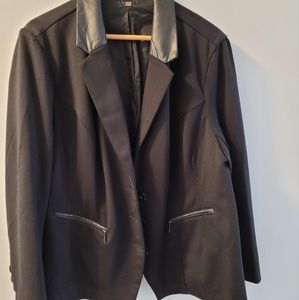 Sz 20 Women's blazer with vegan leather  and zipper details
